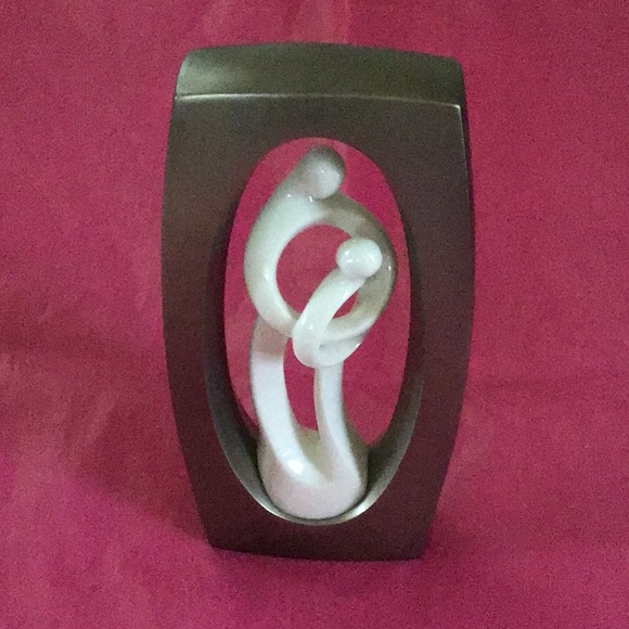 ♥️ CIRCLE OF LOVE Figurine - Picture 1 of 7